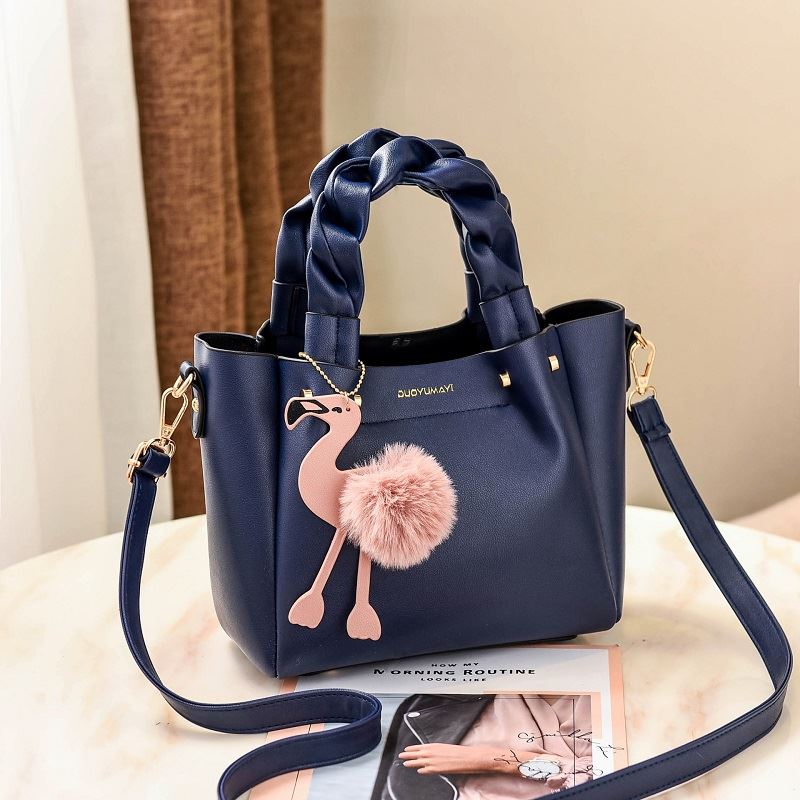 B0197 JKT IDR.177.000 MATERIAL PU SIZE L23XH20XW12CM WEIGHT 750GR COLOR BLUE