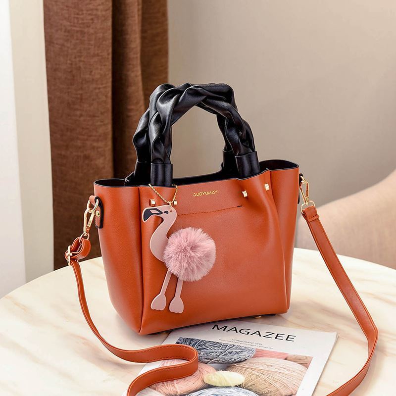 B0197 JKT IDR.177.000 MATERIAL PU SIZE L23XH20XW12CM WEIGHT 750GR COLOR BROWN