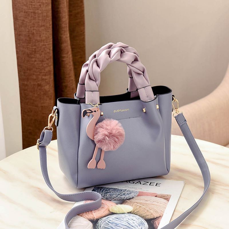 B0197 JKT IDR.177.000 MATERIAL PU SIZE L23XH20XW12CM WEIGHT 750GR COLOR GRAY