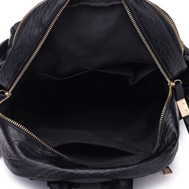B0224 JKT IDR.168.000 MATERIAL PU SIZE L27XH30XW17CM WEIGHT 550GR COLOR BLACK