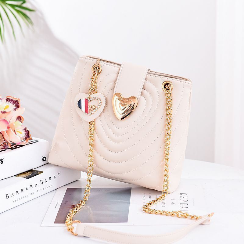 B0808 JKT IDR.163.000 MATERIAL PU SIZE L24.5XH22XW11.5CM WEIGHT 600GR COLOR BEIGE