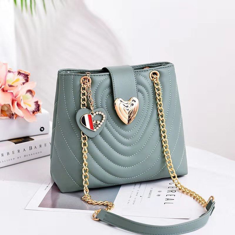 B0808 JKT IDR.163.000 MATERIAL PU SIZE L24.5XH22XW11.5CM WEIGHT 600GR COLOR GREEN
