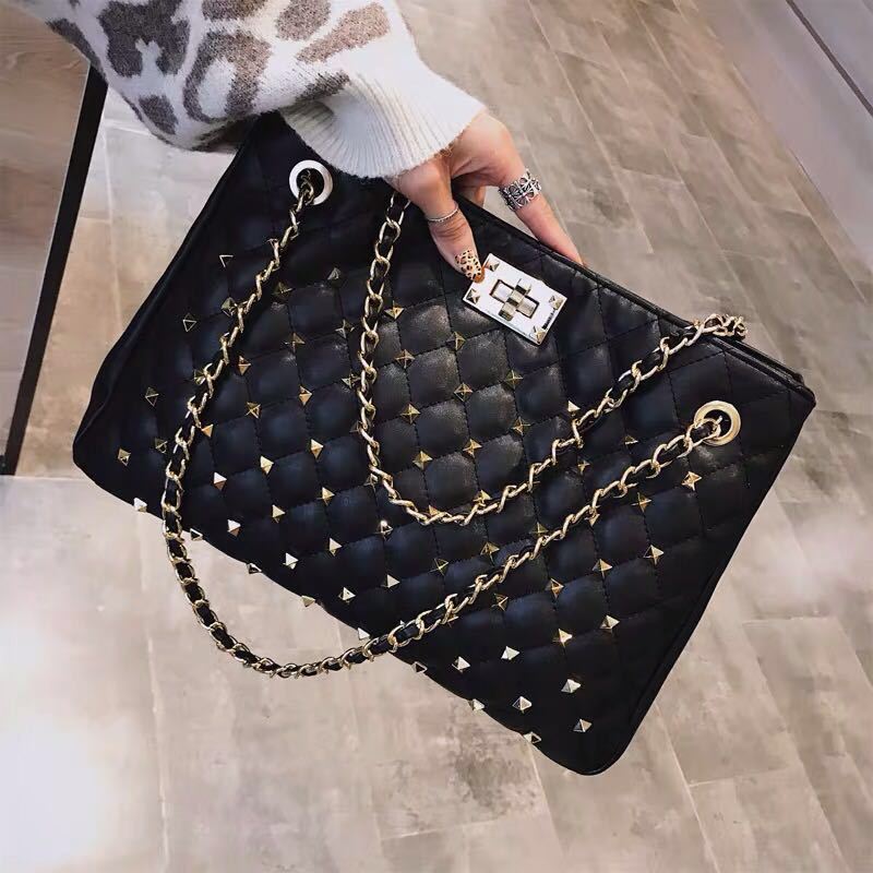B08521 JKT IDR.187.000 MATERIAL PU SIZE L35XH25XW13CM WEIGHT 750GR COLOR BLACK