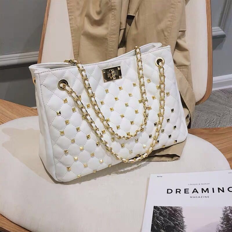 B08521 JKT IDR.187.000 MATERIAL PU SIZE L35XH25XW13CM WEIGHT 750GR COLOR WHITE