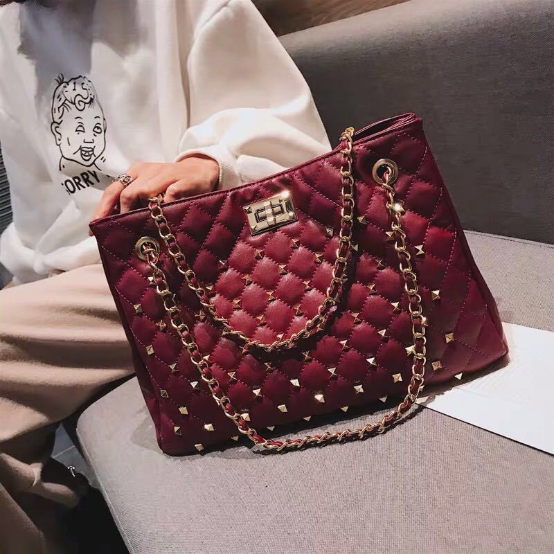 B08521 JKT IDR.187.000 MATERIAL PU SIZE L35XH25XW13CM WEIGHT 750GR COLOR WINE