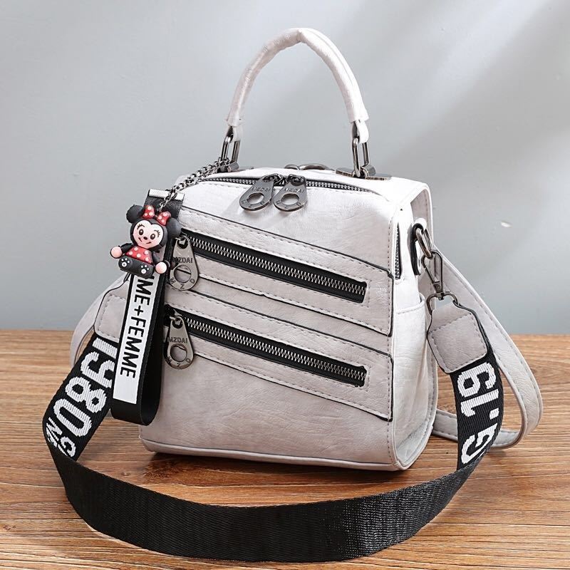 B1901 JKT IDR.172.000 MATERIAL PU SIZE L19.5XH20XW12CM WEIGHT 750GR COLOR GRAY
