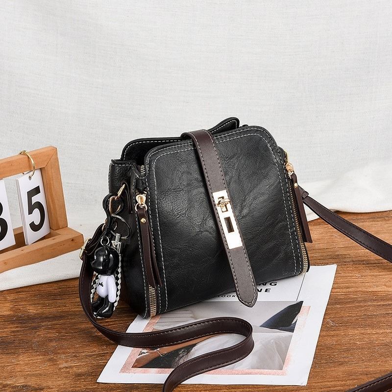 B88090 IDR.156.000 MATERIAL PU SIZE L20XH19XW10CM WEIGHT 550GR COLOR BLACK