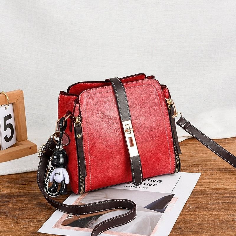 B88090 IDR.156.000 MATERIAL PU SIZE L20XH19XW10CM WEIGHT 550GR COLOR RED