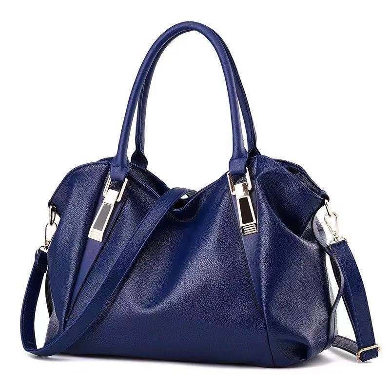 B897 JKT IDR.160.000 MATERIAL PU SIZE L37XH23XW16CM WEIGHT 500GR COLOR BLUE