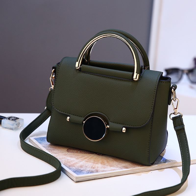 B9085 JKT IDR.176.000 MATERIAL PU SIZE L22XH16XW12CM WEIGHT 700GR COLOR GREEN