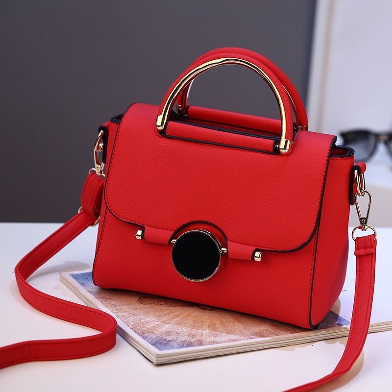 B9085 JKT IDR.176.000 MATERIAL PU SIZE L22XH16XW12CM WEIGHT 700GR COLOR RED