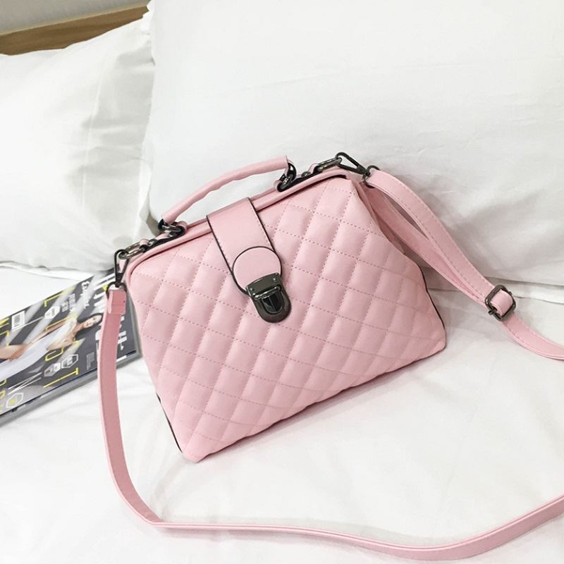 BTH010 IDR.118.000 MATERIAL PU SIZE L27XH21XW12CM WEIGHT 700GR COLOR PINK
