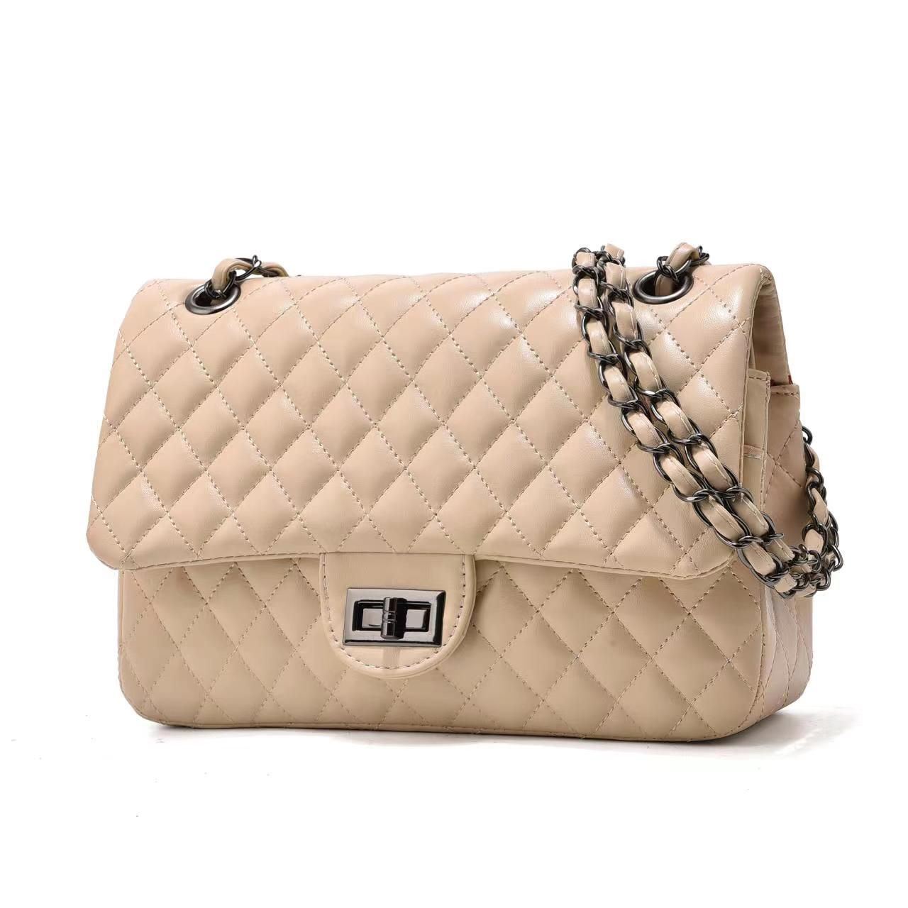 BTH11000 JKT IDR.88.000 MATERIAL PU SIZE L27XH16.5XW9CM WEIGHT 650GR COLOR BEIGE