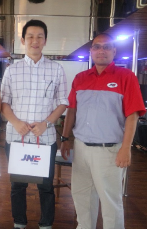 GrosirImpor.com mendapatkan pengharga sebagai pelanggan JNE dengan poin tertinggi kota Batam