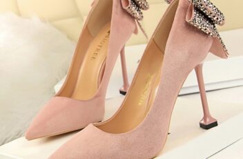 JSH171758 IDR.100.000 MATERIAL SUEDE HEEL 9.5CM COLOR PINK WEIGHT 800GR SIZE 35,36