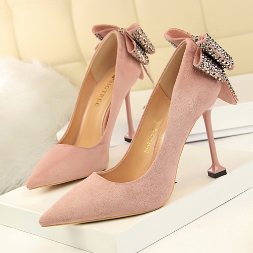 JSH171758 IDR.140.000 MATERIAL SUEDE HEEL 9.5CM COLOR PINK WEIGHT 800GR SIZE 35,36