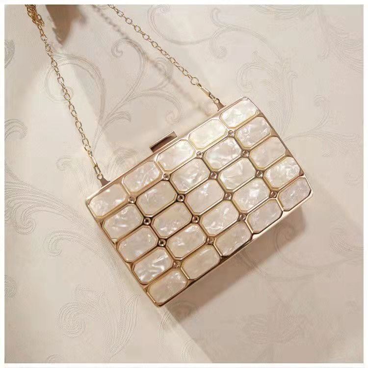 JT00121 IDR.205.000 MATERIAL ACRYLIC SIZE L16.5XH12XW3.5CM WEIGHT 600GR COLOR CHAMPAGNE