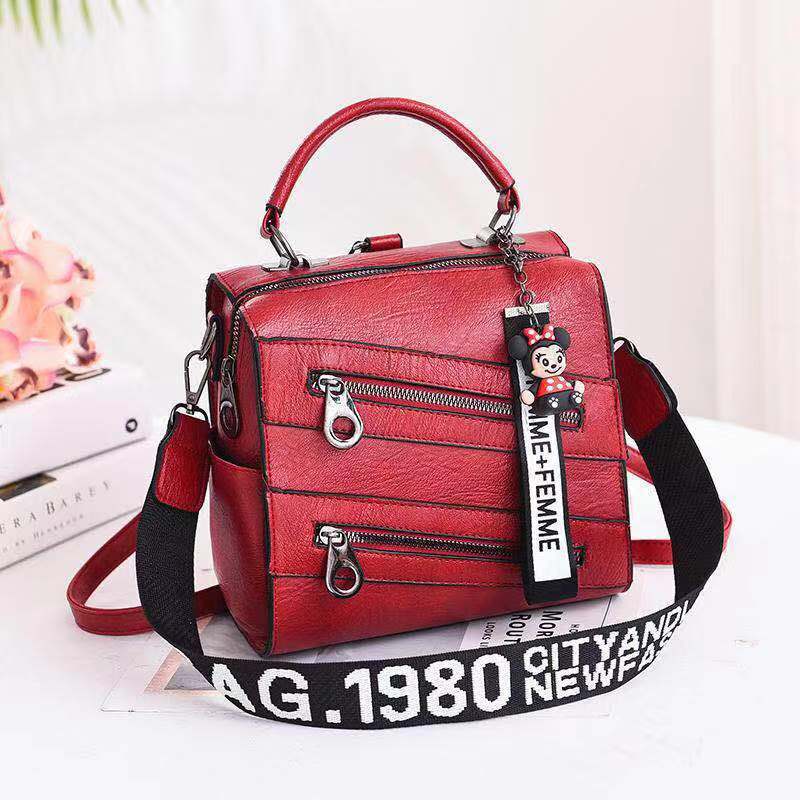 JT003 IDR.162.000 MATERIAL PU SIZE L21XH20XW13CM WEIGHT 750GR COLOR RED