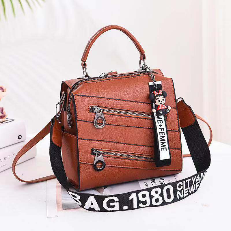 JT003 IDR.172.000 MATERIAL PU SIZE L21XH20XW13CM WEIGHT 750GR COLOR LIGHTBROWN