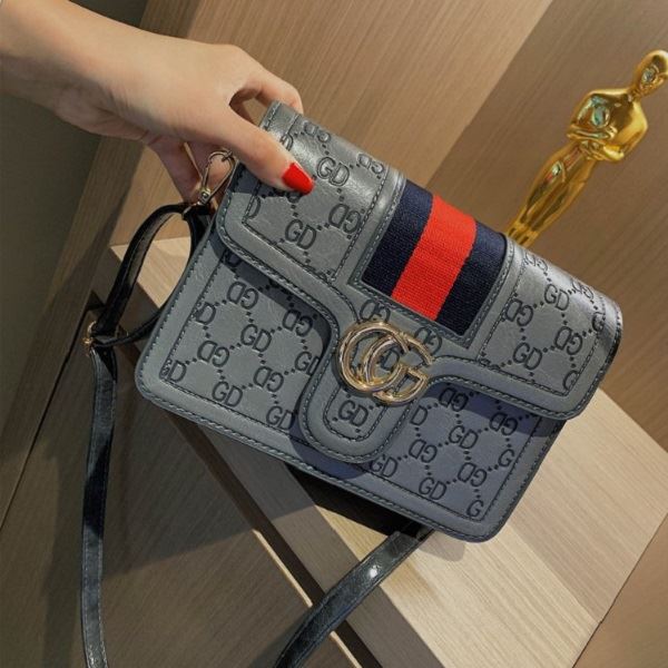 JT00852 IDR.147.000 MATERIAL PU SIZE L21.5XH15.5XW8CM WEIGHT 540GR COLOR GRAY
