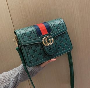 JT00852 IDR.147.000 MATERIAL PU SIZE L21.5XH15.5XW8CM WEIGHT 540GR COLOR GREEN