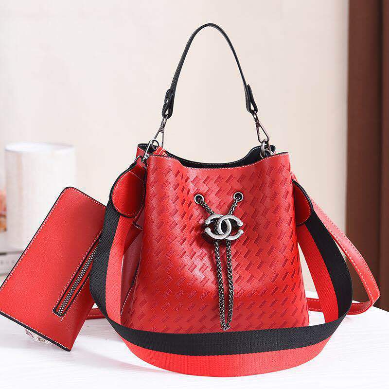 JT01692 (2IN1) IDR.195.000  MATERIAL PU SIZE L23XH24XW14CM WEIGHT 800GR COLOR RED