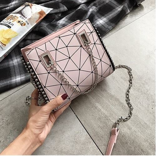 JT01747 IDR.155.000 MATERIAL PU SIZE L19XH16XW6CM WEIGHT 500GR COLOR PINK