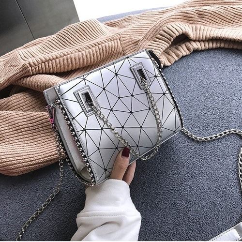 JT01747 IDR.170.000 MATERIAL PU SIZE L19XH16XW6CM WEIGHT 500GR COLOR SILVER