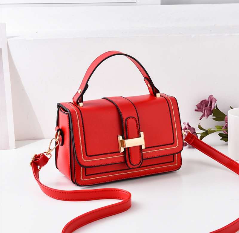 JT0188 IDR.173.000 MATERIAL PU SIZE L21XH13XW11CM WEIGHT 400GR COLOR RED
