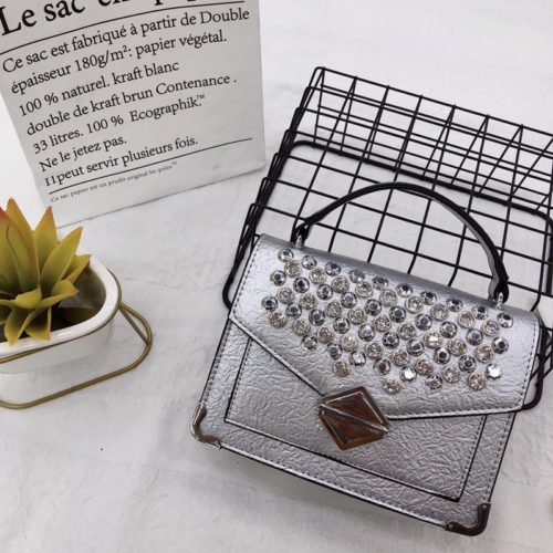 JT019541 IDR.170.000 MATERIAL PU SIZE WEIGHT COLOR SILVER