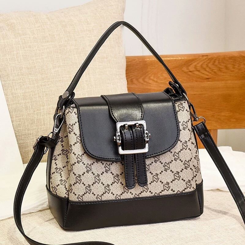 JT0216 IDR.180.000 MATERIAL PU SIZE L23XH19XW11CM WEIGHT 650GR COLOR BLACKWZ