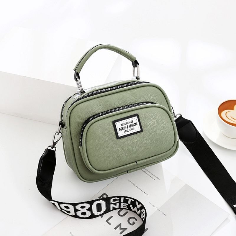 JT0400 IDR.159.000 MATERIAL PU SIZE L21XH16XW10CM WEIGHT 550GR COLOR GREEN