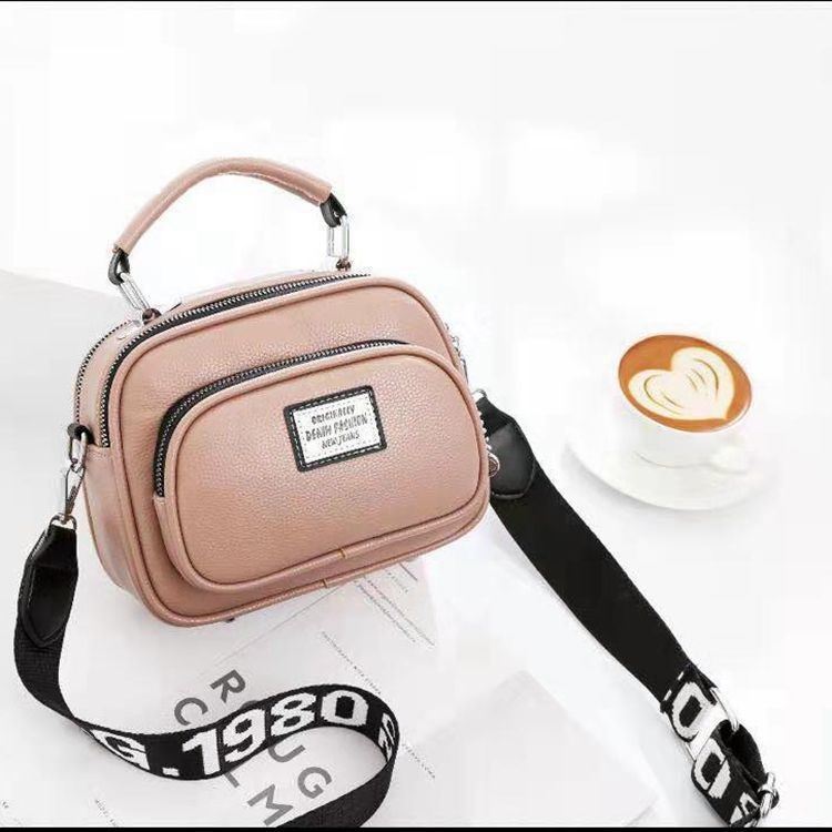 JT0400 IDR.159.000 MATERIAL PU SIZE L21XH16XW10CM WEIGHT 550GR COLOR PINK