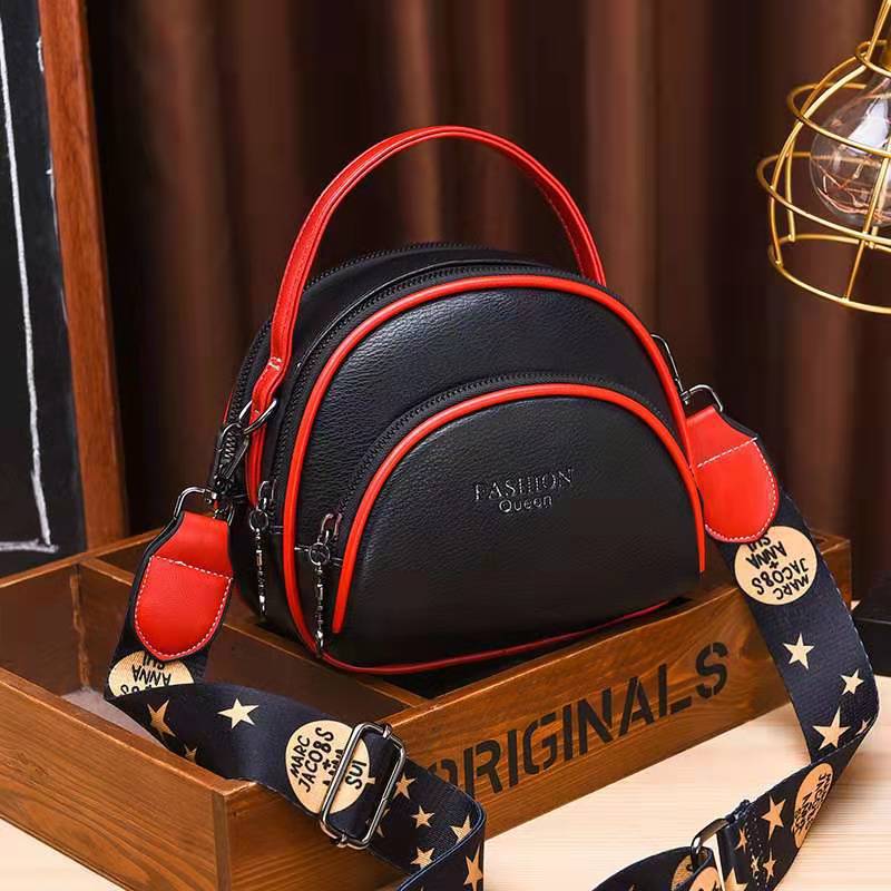 JT07003 IDR.150.000 MATERIAL PU SIZE L19XH15XW8CM WEIGHT 500GR COLOR BLACK