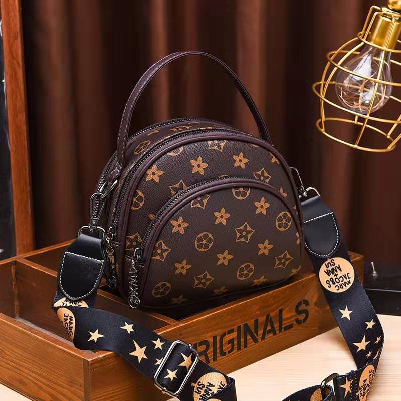 JT07003 IDR.150.000 MATERIAL PU SIZE L19XH15XW8CM WEIGHT 500GR COLOR STARCOFFEE