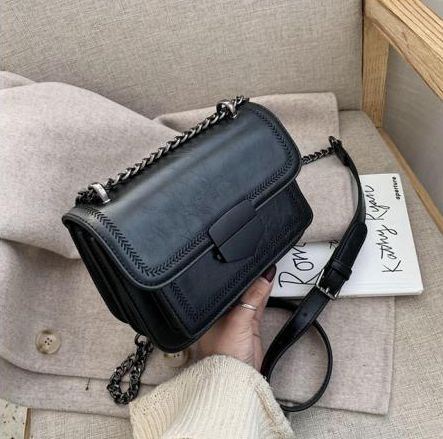 JT07150 IDR.182.000 MATERIAL PU SIZE L20.5XH14XW7.5CM WEIGHT 690GR COLOR BLACK