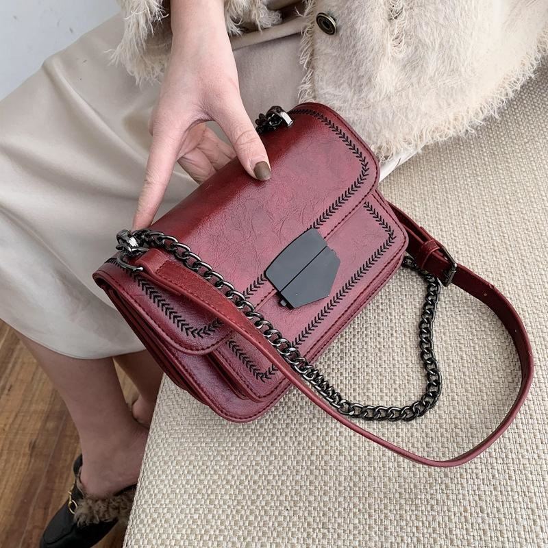 JT07150 IDR.182.000 MATERIAL PU SIZE L20.5XH14XW7.5CM WEIGHT 690GR COLOR RED
