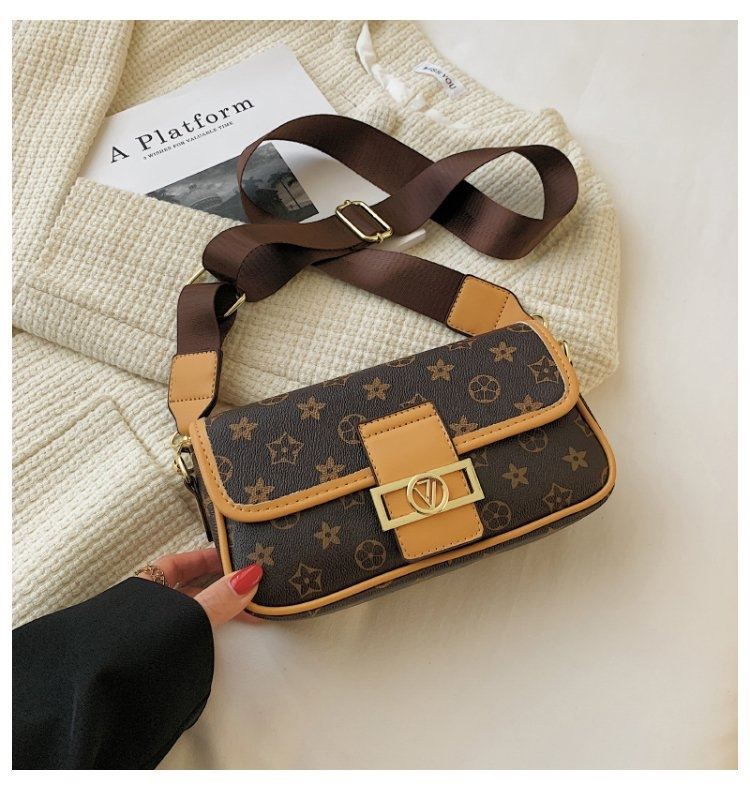 JT0722 IDR.165.000 MATERIAL PU SIZE L23.5XH13XW6.5CM WEIGHT 450GR COLOR COFFEEFLOWER