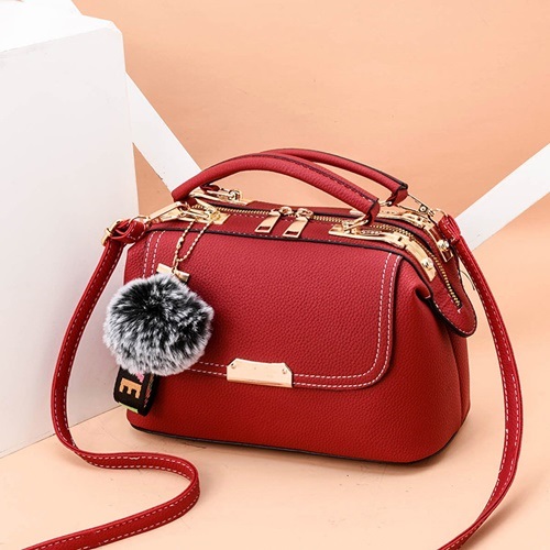 JT07810 IDR.180.000 MATERIAL PU SIZE L24.5XH16XW13CM WEIGHT 650GR COLOR RED