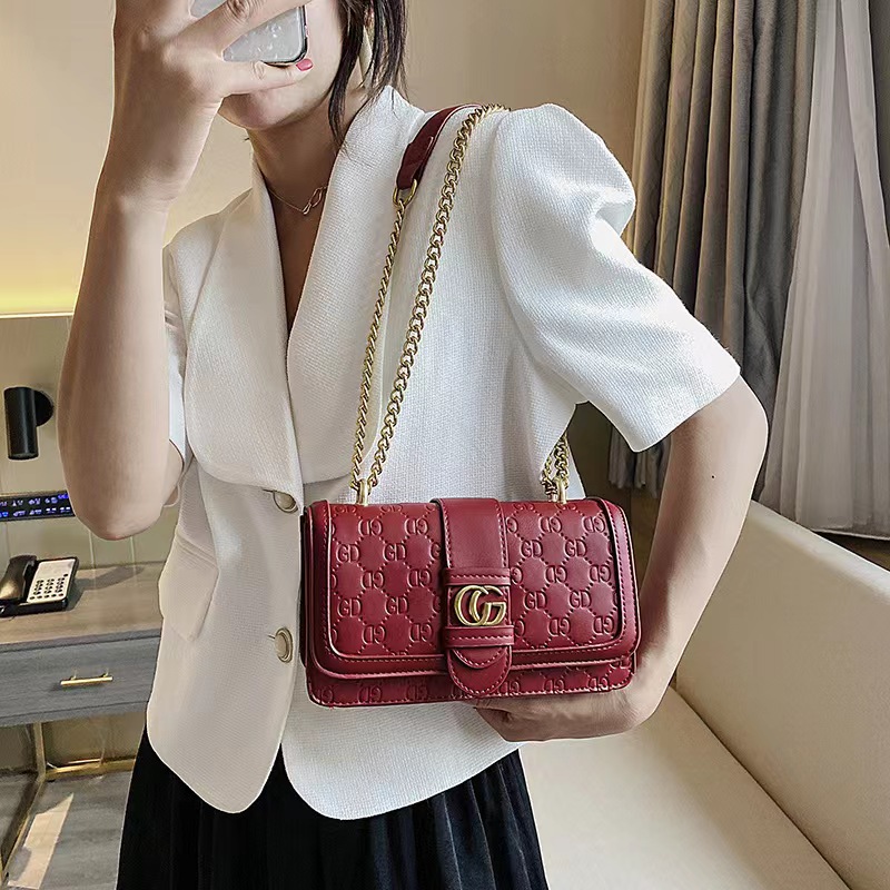JT08131 IDR.152.000 MATERIAL PU SIZE L22XH13XW8CM WEIGHT 500GR COLOR RED