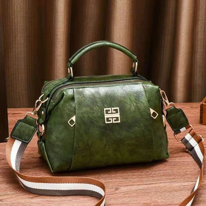 JT09318 IDR.168.000 MATERIAL PU SIZE L25XH18XW13CM WEIGHT 550GR COLOR GREEN