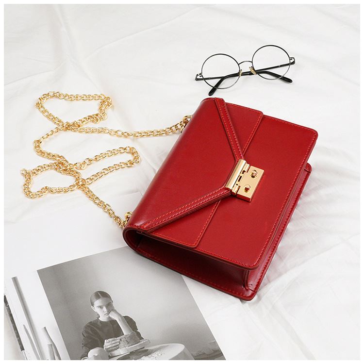 JT09843 IDR.158.000 MATERIAL PU SIZE L21XH16XW7.5CM WEIGHT 620GR COLOR RED