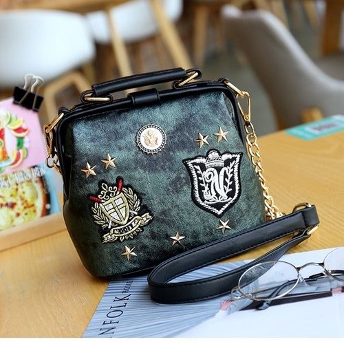 JT1012 IDR.155.000 MATERIAL PU SIZE L18XH16XW10CM WEIGHT 600GR COLOR BLACK