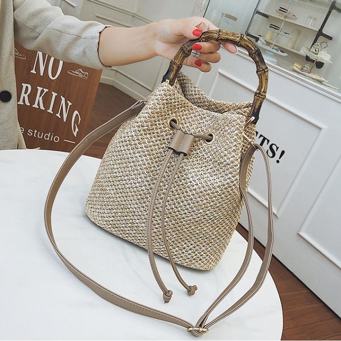 JT1017 IDR.165.000 MATERIAL STRAW SIZE L24XH25XW14CM WEIGHT 500GR COLOR KHAKI