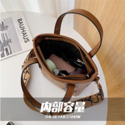 JT10945 IDR.167.000 MATERIAL PU SIZE L18XH18XW10CM WEIGHT 500GR COLOR BROWN
