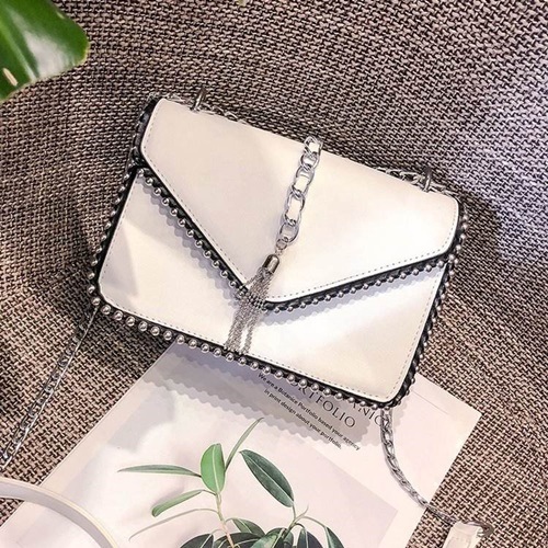 JT1095 IDR.155.000 MATERIAL PU SIZE L20XH14XW10CM WEIGHT 500GR COLOR WHITE