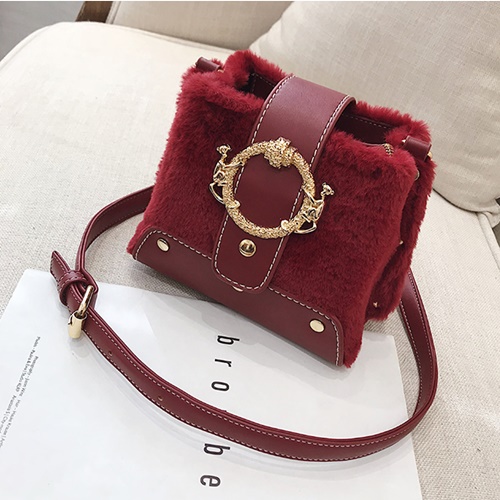 JT12052 IDR.172.000 MATERIAL PLUSH SIZE L17XH15XW11CM WEIGHT 550GR COLOR RED
