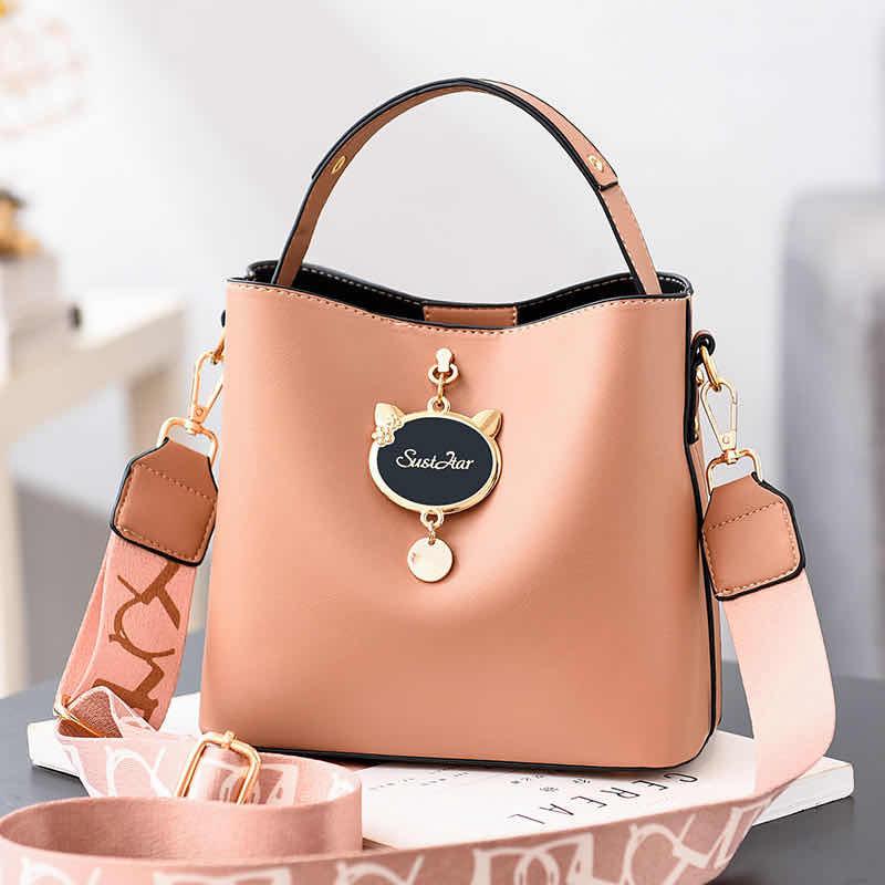 JT12111 IDR.171.000 MATERIAL PU SIZE L23XH19XW11CM WEIGHT 550GR COLOR DARKKHAKI