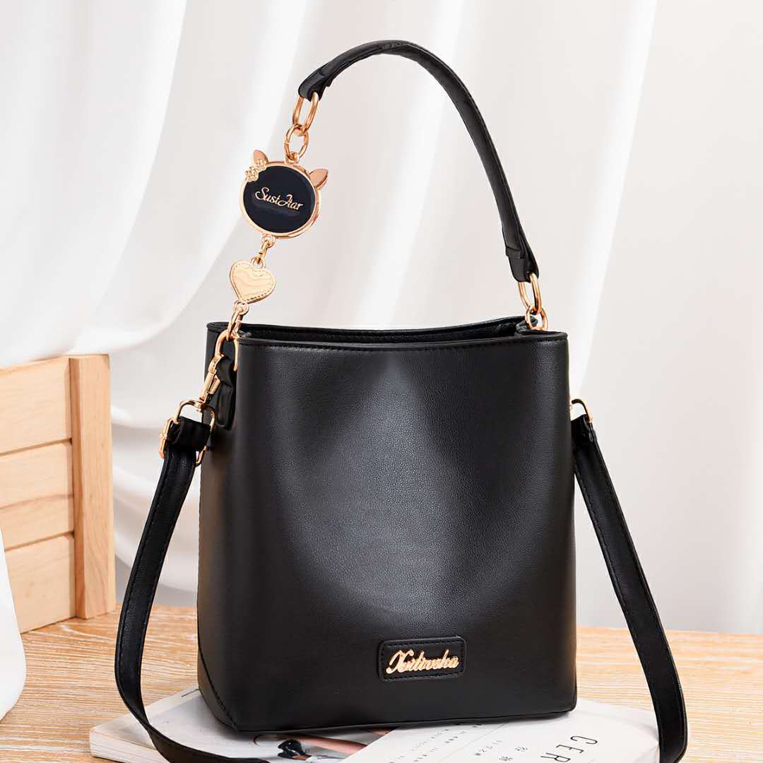 JT1212 IDR.193.000 MATERIAL PU SIZE L21XH22XW12CM WEIGHT 600GR COLOR BLACK