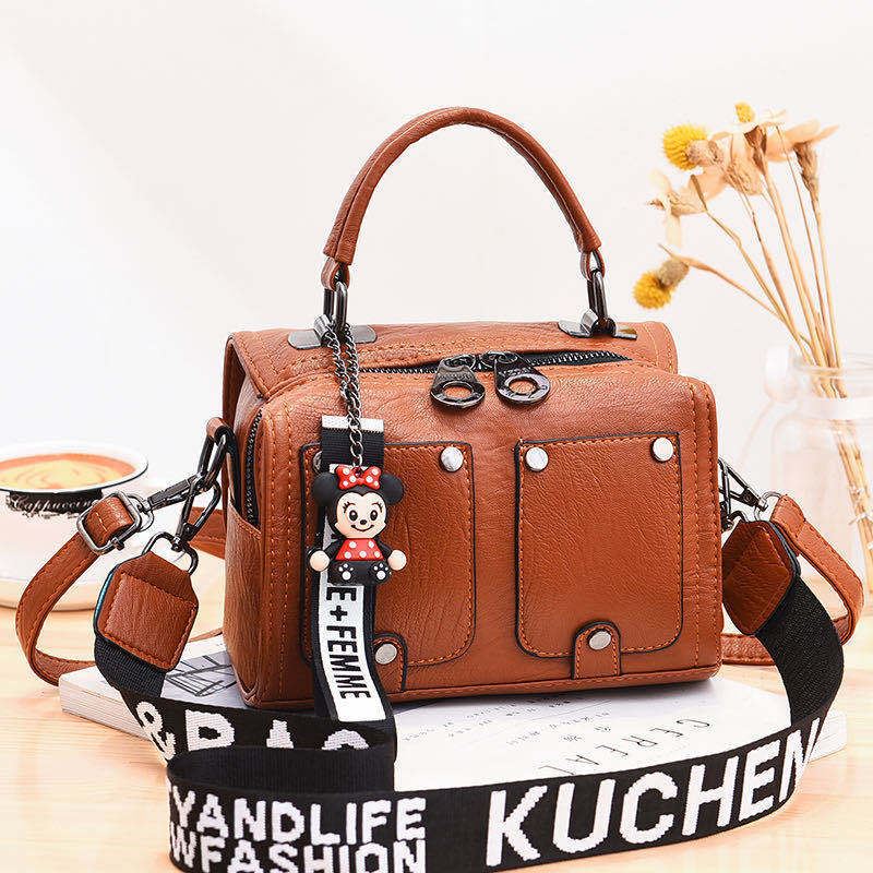 JT12305 IDR.181.000 MATERIAL PU SIZE L21XH15XW13CM WEIGHT 600GR COLOR BROWN